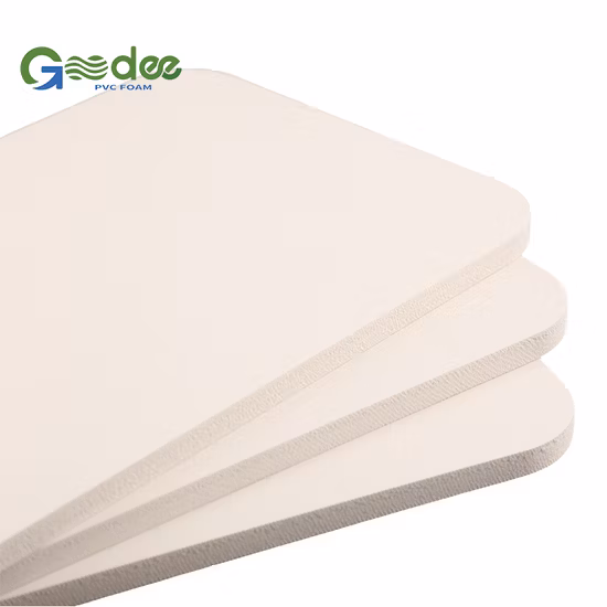 Panneau de mousse PVC blanc neige Panneau PVC Celuka Panneau d'armoires de cuisine Panneau de mousse PVC Salle de bain